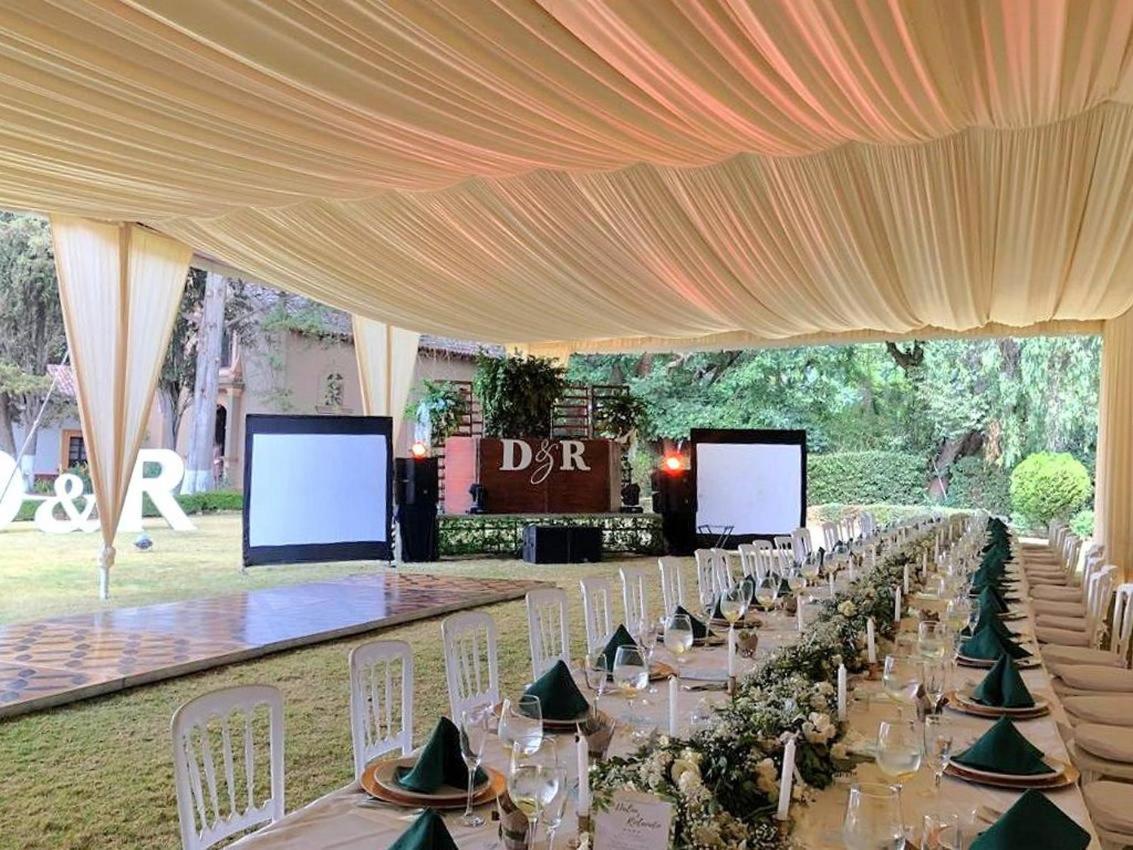 Best Western Plus Posada De Don Vasco Patzcuaro Exterior photo A wedding reception at the garden of the residence of the Mexican ambassador to the United States